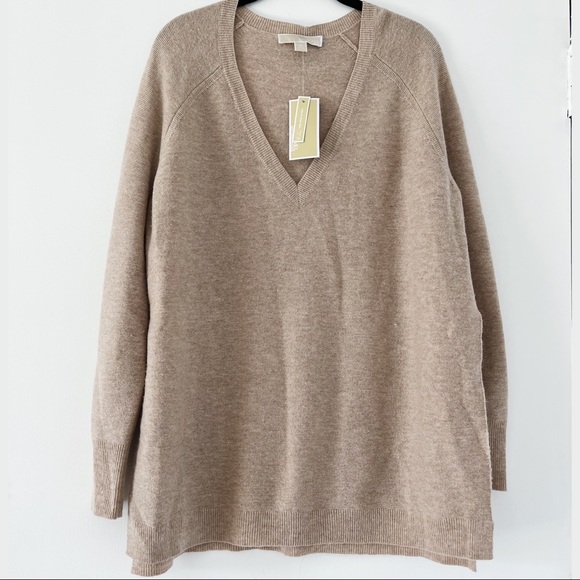 Michael Kors Sweaters - NWT Michael Kors Cashmere Wool Blend V-Neck Sweater